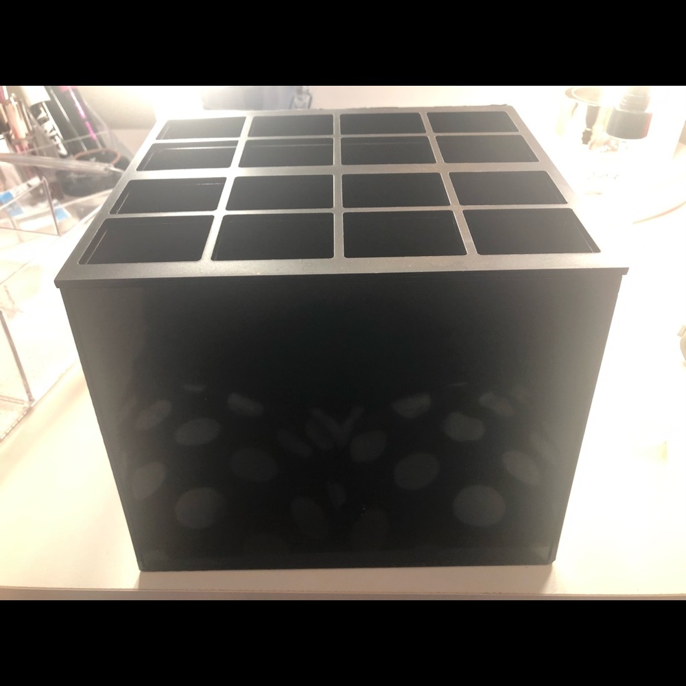 Brush holder